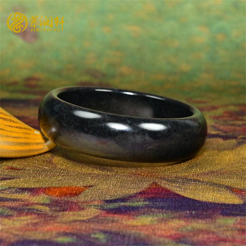 和田玉墨玉籽料手镯黑羊脂真亚光