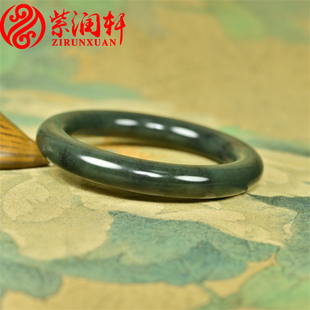 已结缘新疆和田玉戈壁料油青手镯闪青花56MM羊脂体质圆条传家级