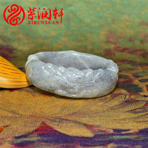 和田玉籽料手镯苏工莲花一线天