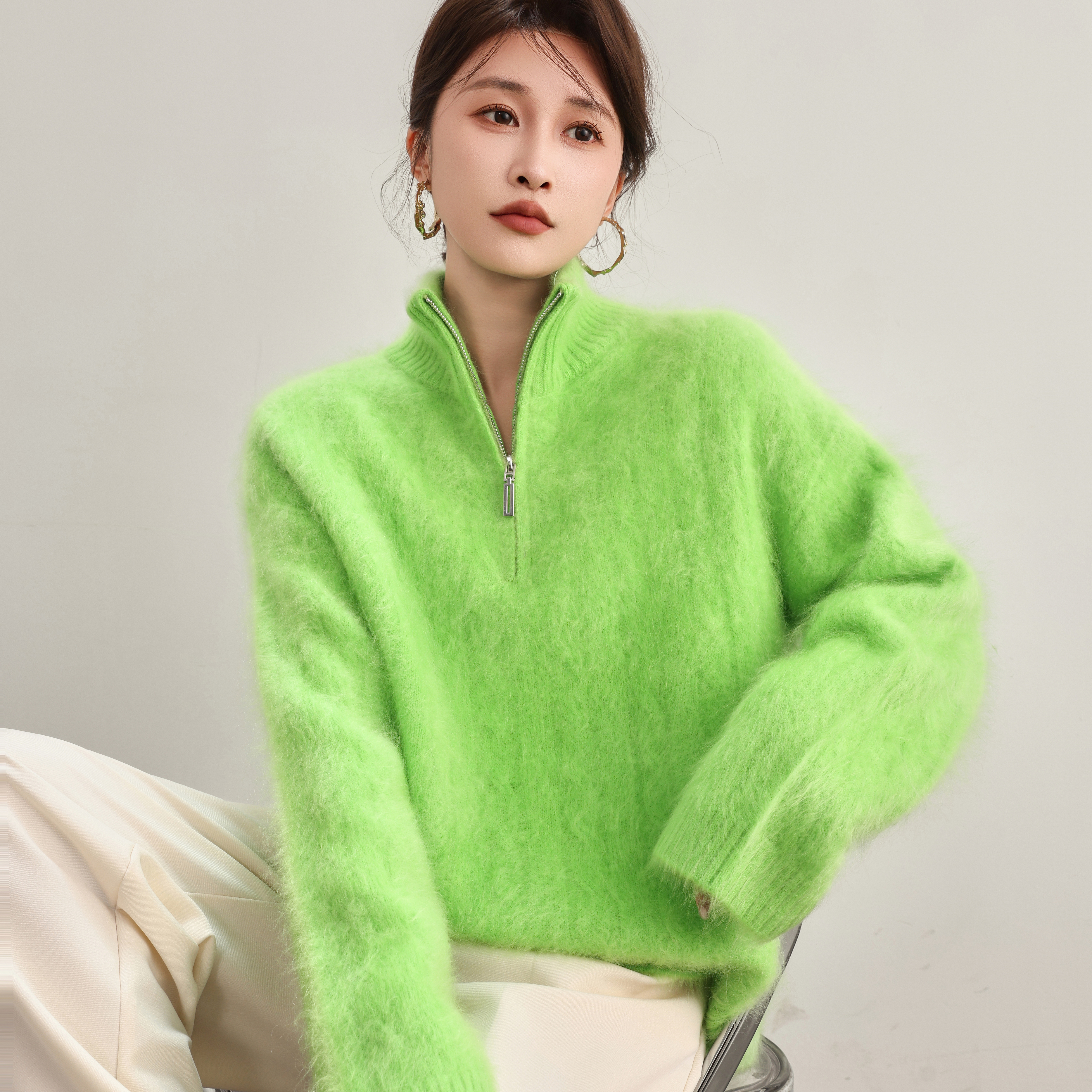 2025年秋冬新款女立领拉绒纯山羊绒衫宽松加厚针织衫毛衣25012