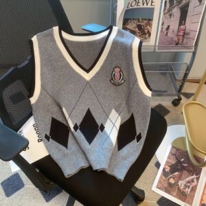 日系温柔学院风外穿洋气针织马甲男女V领宽松坎肩无袖刺绣背心P53图片