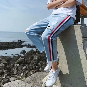 P38夏季九分牛仔裤男士破洞乞丐宽松学生百搭浅色直筒条纹裤子图片