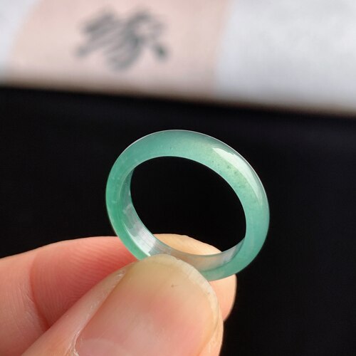 天然A货冰种白月光翡翠素圈戒指