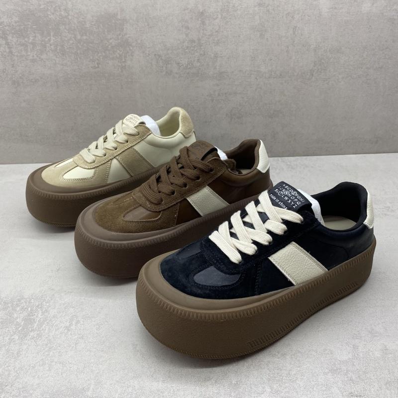 断码处理时尚休闲厚底圆头德训鞋