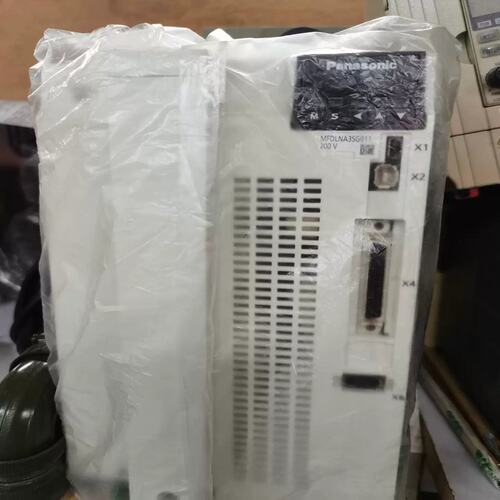 议价A6伺服驱动器电机MDMF302L1G6M非常新