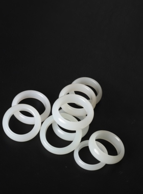 在售新疆和田玉籽料戒指玉戒内直径15.5-19mm戒宽6.5mm下单请联系