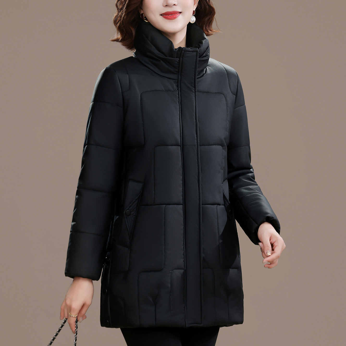 2025新款女装海宁皮衣中老年大码妈妈装冬季保暖皮棉服羊驼绒内胆