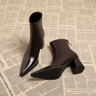 真皮巨好看尖头高跟时装靴2025秋冬季新款不累脚高级感粗跟短靴女