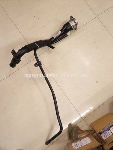 陆风X7老款汽油2.0T汽车配件燃油箱加油口管总成朔料输油管
