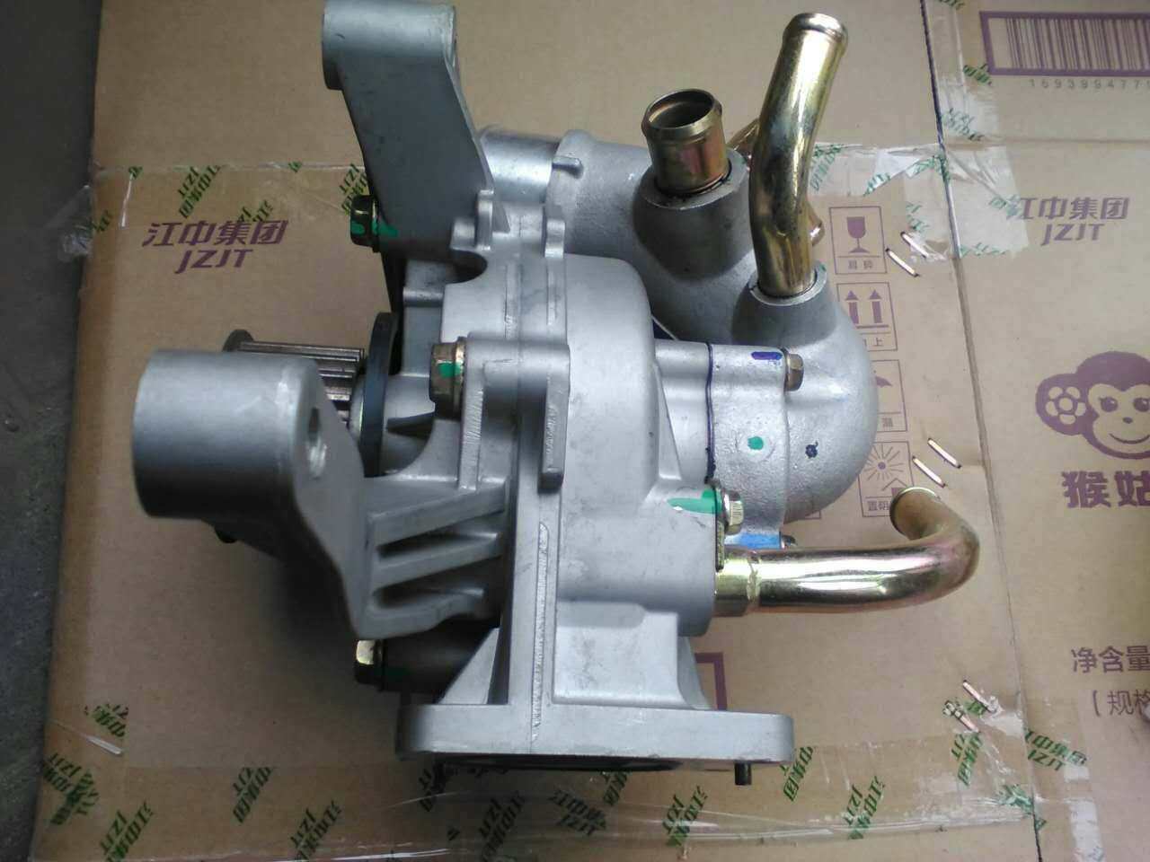 江铃陆风x8x6x9配件 水泵总成 水泵 发动机水泵 vm发动机2.5排量