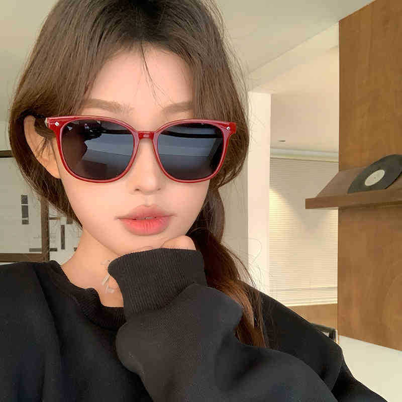 2025新款方形墨镜女感大脸显瘦深红色复古大框太阳镜开车眼镜