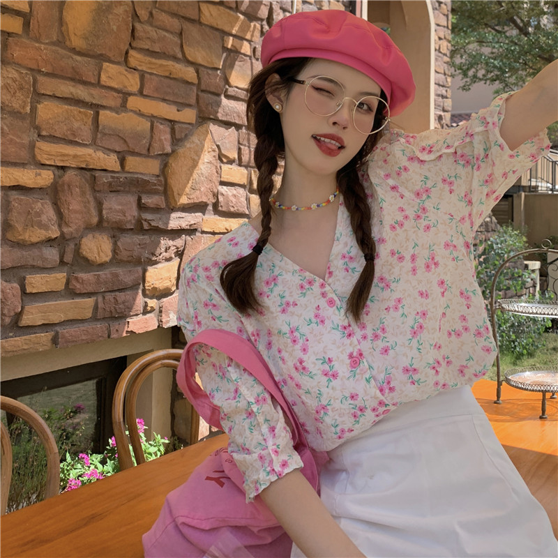 Real price French floral V-neck bubble sleeve shirt in summer