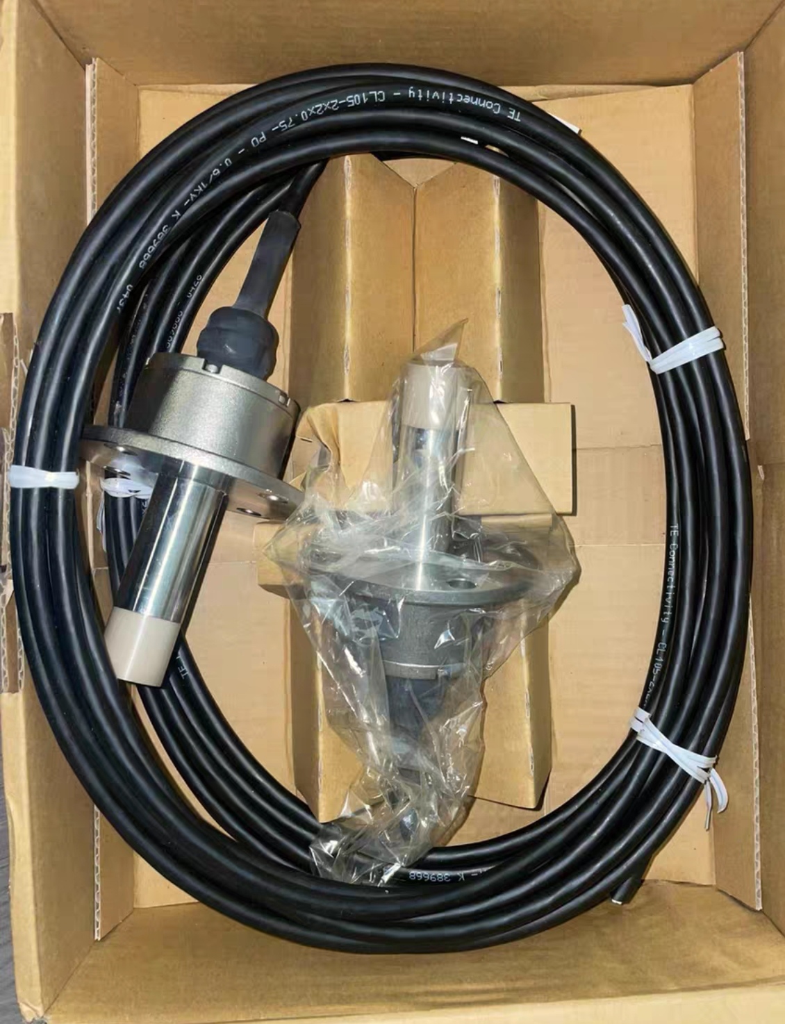 MAN 1882322-5 NIS20-S10 位置传感器