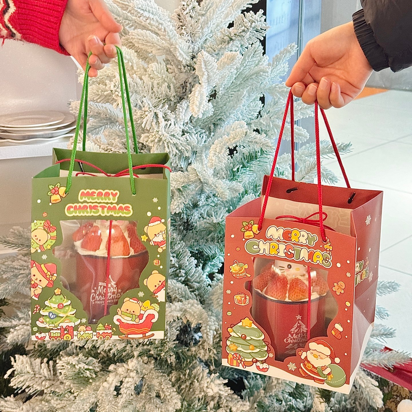 2026圣诞节跨年蛋糕装饰hellokitty摆件圣诞开窗甜品手提盒打包盒