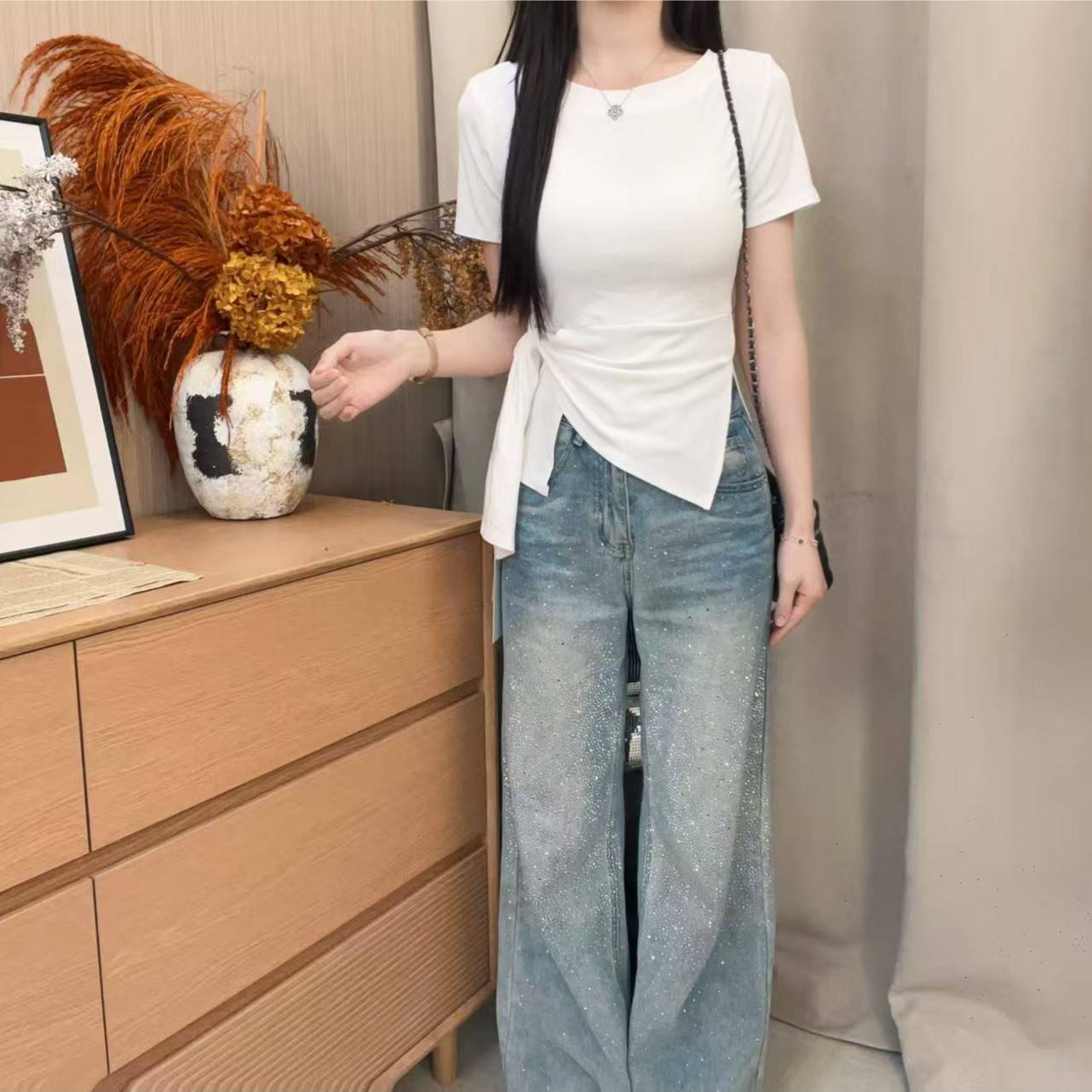 2026女款韩系下摆不规则开叉收腰条纹显瘦黑色T恤短袖薄款上衣317
