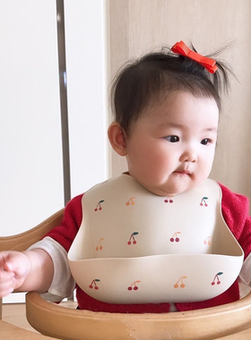 ins风丹麦北欧宝宝吃饭围兜婴儿防水免洗硅胶围嘴喂饭食饭兜柔软