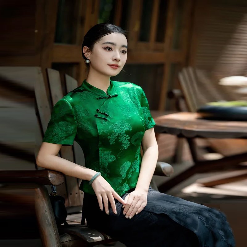 适用2025夏新款新中式国风立领盘E扣短袖上衣衬衫女改良傣族服装