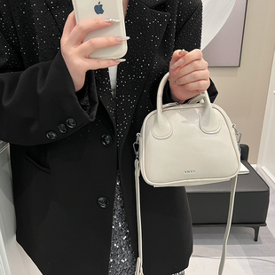 春季 斜挎包休闲复古小方包 流行手提女士包包2024新款 小众简约时尚