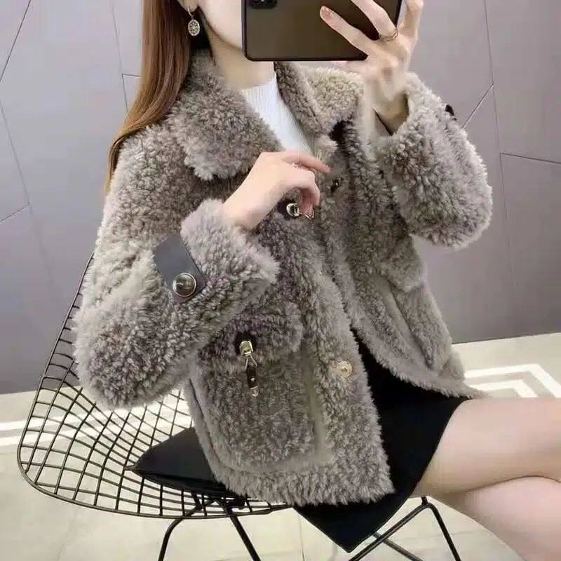 颗粒羊羔绒大衣女2025新款春秋短款宽松时尚休闲保暖皮毛一体外套