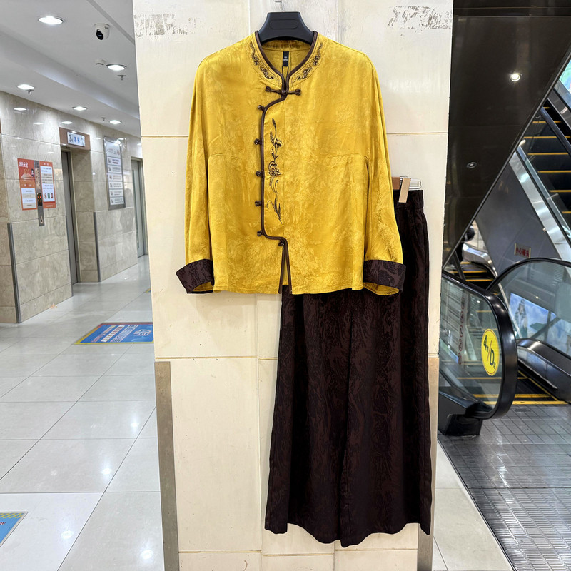 柏菲尔BFE-A27019 斜门禁盘扣立领刺绣上衣+提花直筒裤国风两件套