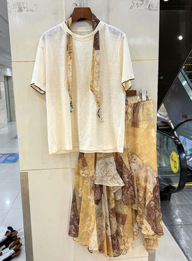 82051/80369-1 花色丝巾领短袖薄天丝T恤上衣+荷叶边半身裙两件套