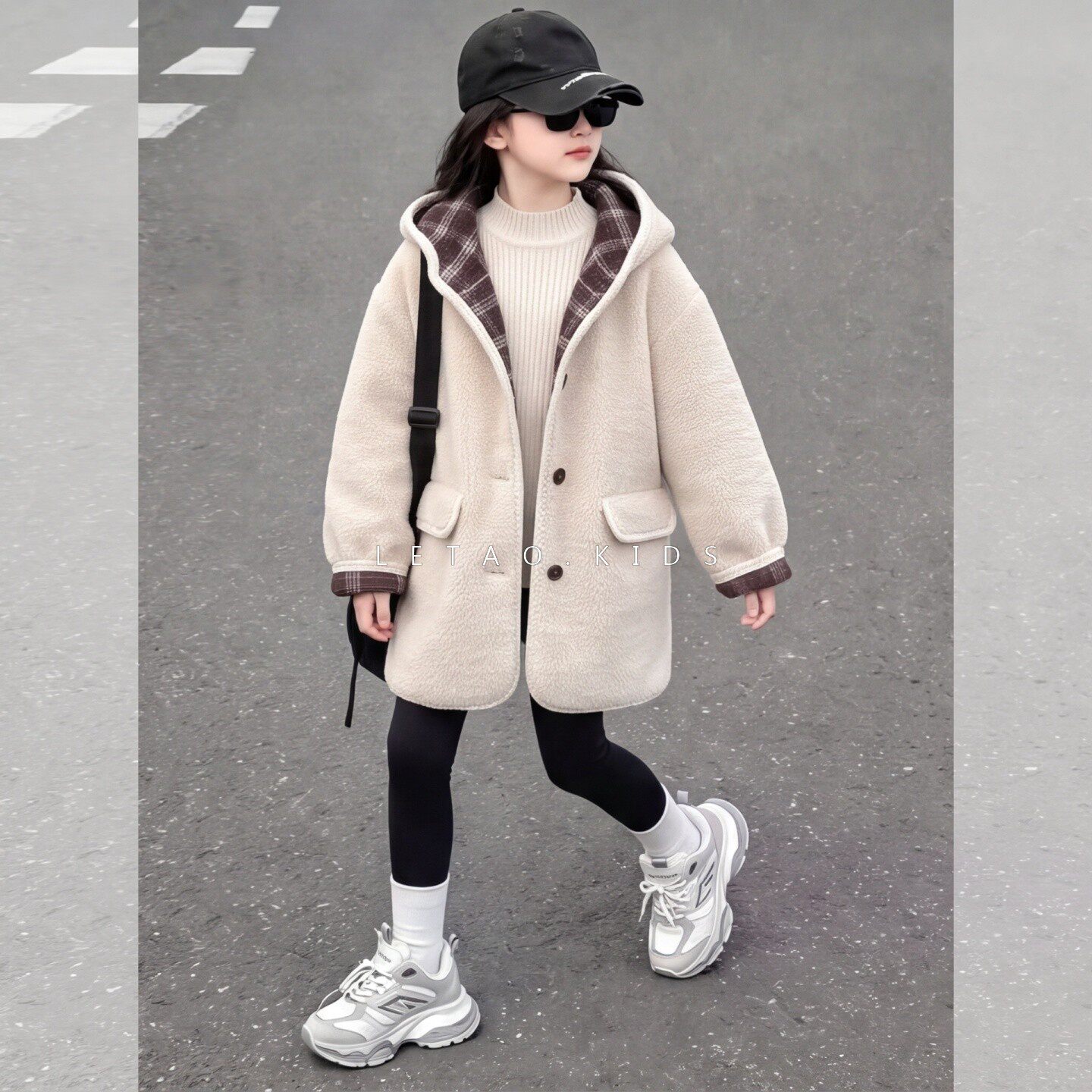 女童冬季加厚羊羔绒呢连帽大衣