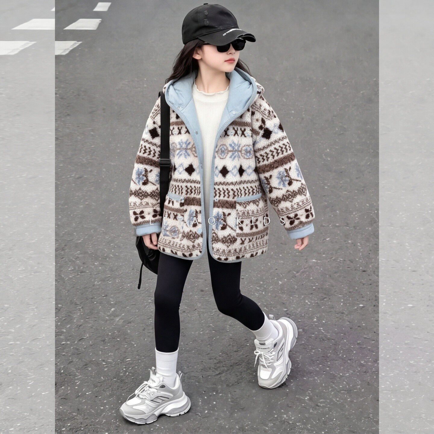 女童加绒加厚两面穿费尔岛棉服