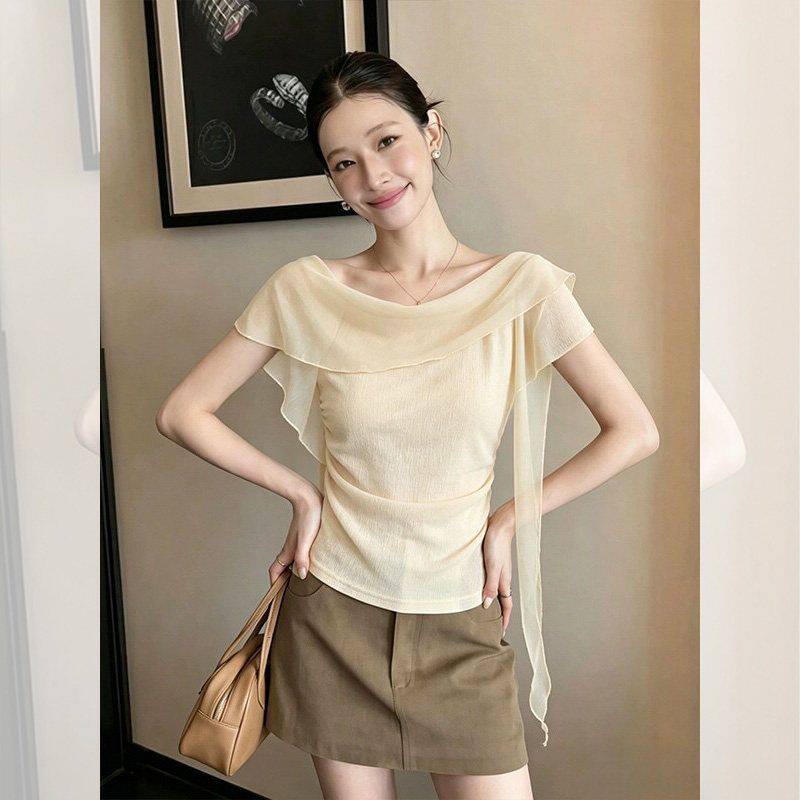 百塔奶黄色一字肩短袖女