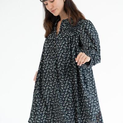 精致风长袖连衣裙蝴蝶梨花