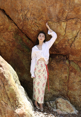 一片式玫瑰高腰半身长裙设计感