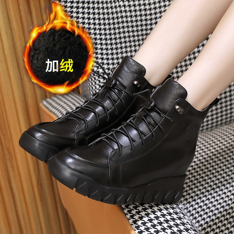 艾淇黑色新款内增高休闲鞋