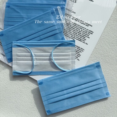新品纯色雾霾浅蓝色口罩天蓝色独立透气高级颜值质感显白时尚面罩