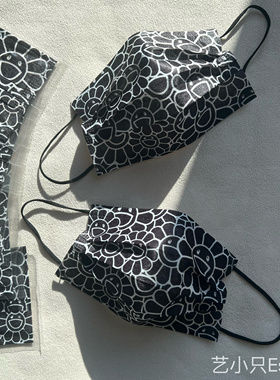 日本复古黑色太阳花口罩黑色印花一次性透气成人高颜值显白平面罩