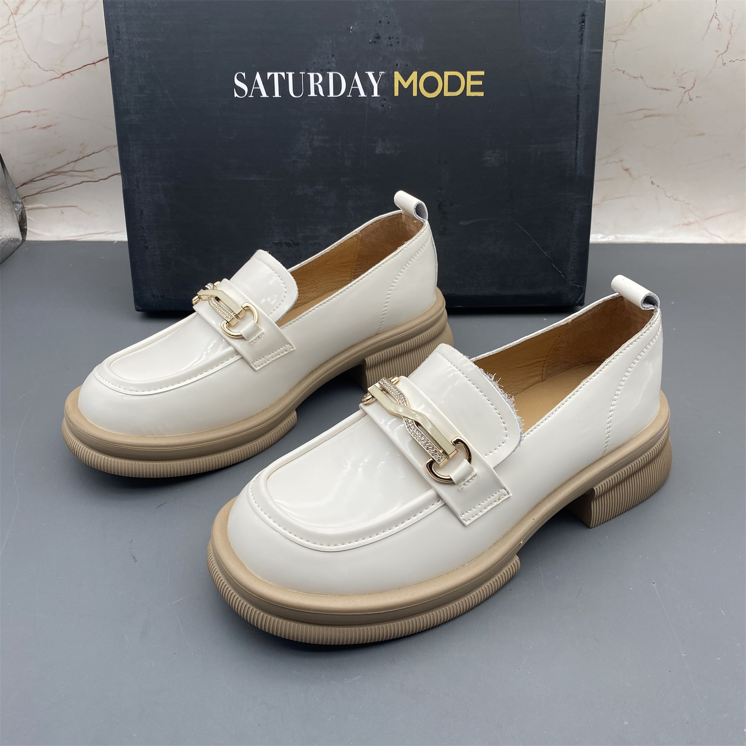 36码SATURDAYMODE断码撤柜真皮女鞋平底防滑圆头中口乐福鞋单鞋