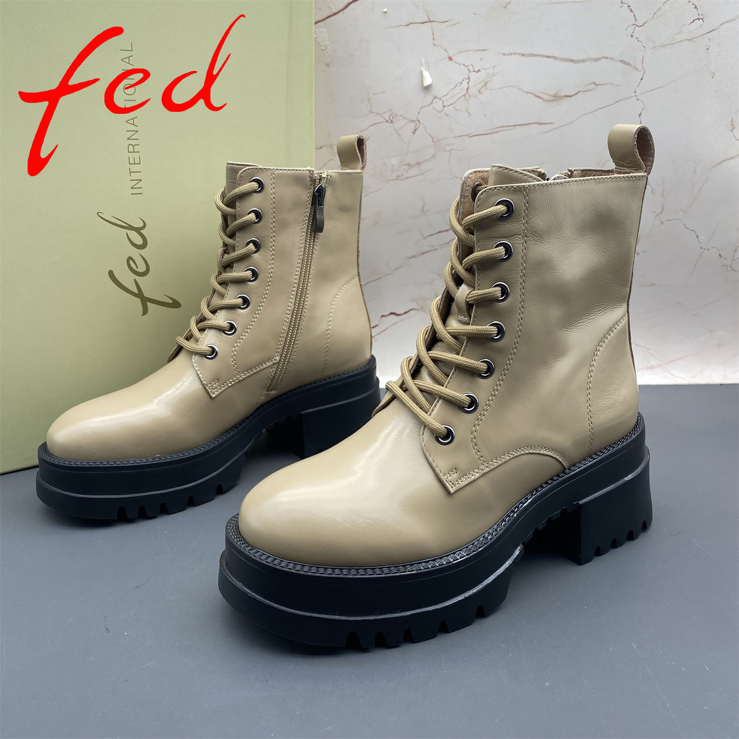 36码fed/艾芙伊迪撤柜断码牛皮女鞋平跟系带侧拉链圆头时尚短靴