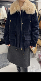 90白鸭绒羊羔毛翻领外套巴恩风绒面藏青色宽松羽绒服派克服外套