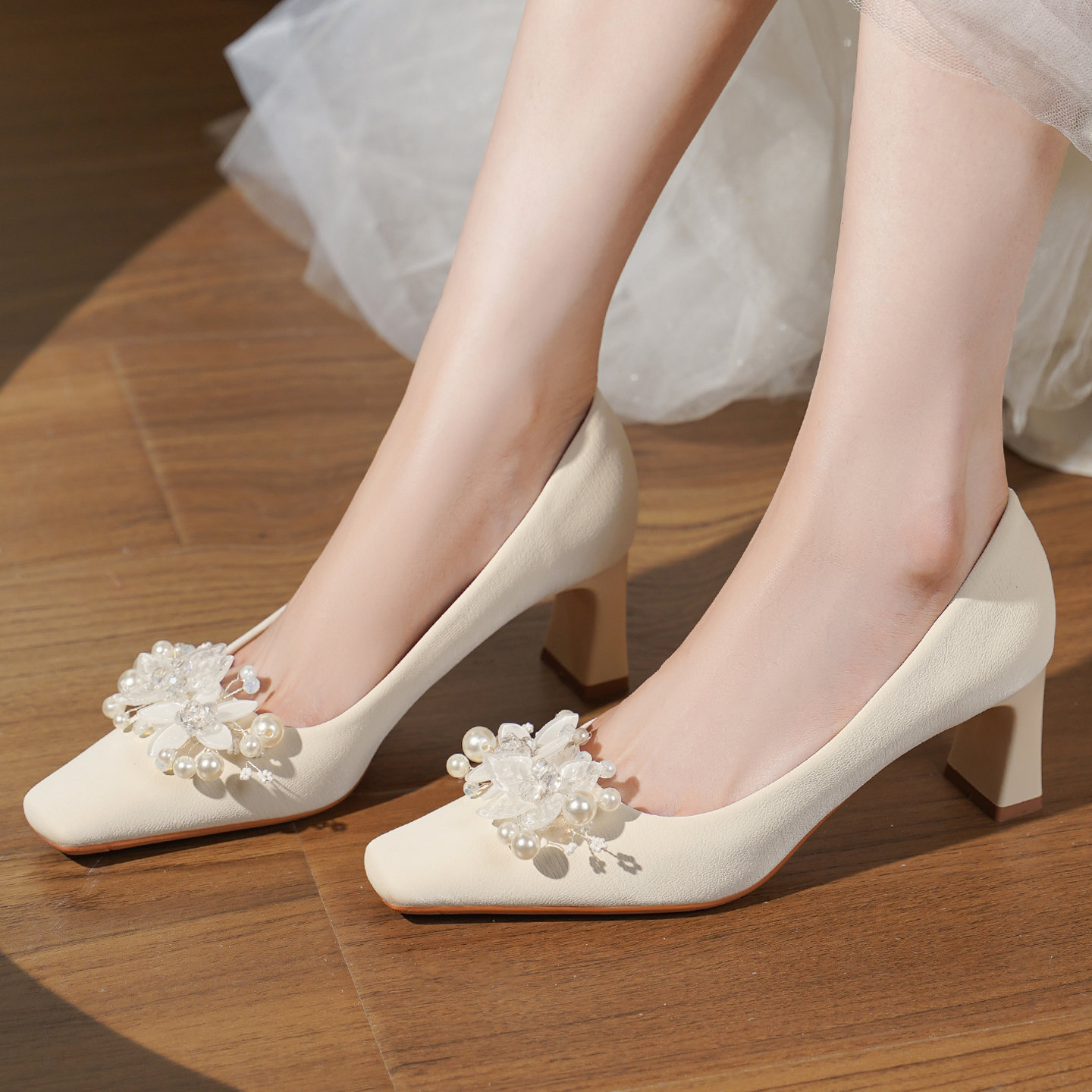 半目田不累脚婚鞋手工水晶订婚鞋