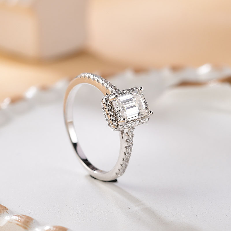 莫桑石钻群镶小方糖纯银轻奢戒指