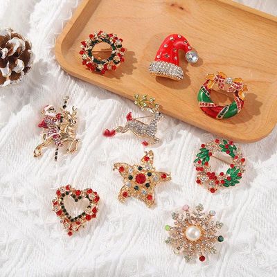 Brooches Lapel Pin Crystal Santa Snowman Wreath Elk Bells re