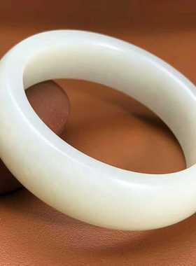 保真新疆和田玉籽料手镯