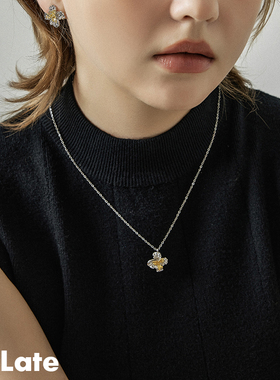 Be late 法式时髦设计感双色花朵项链 精致轻奢锁骨链