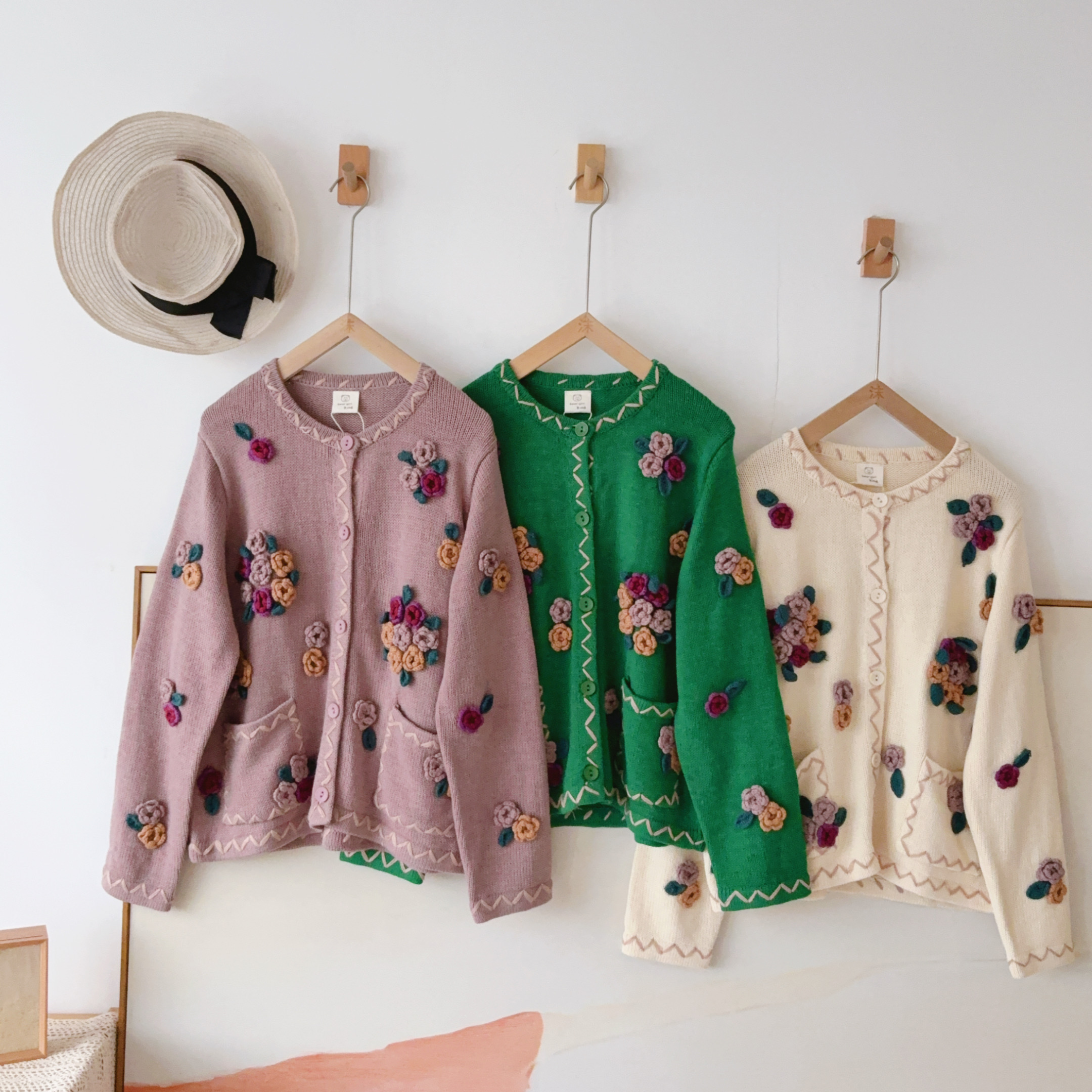 毛衣 熊姑娘日系圆领手工立体花朵刺绣小众百搭针织开衫女252257