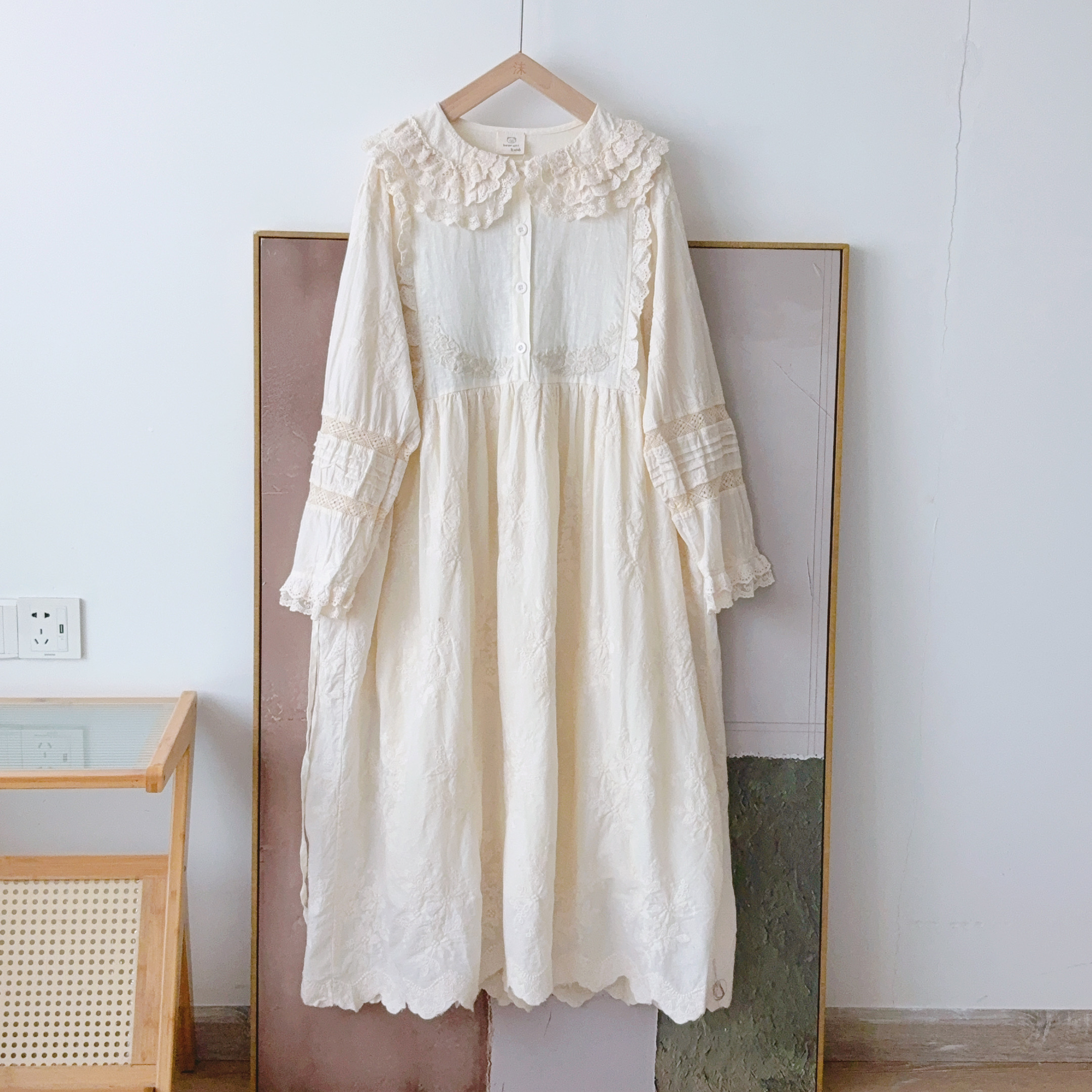 连衣裙熊姑娘森日系娃娃领重工绣花宽松纯色棉布小众裙子06591069