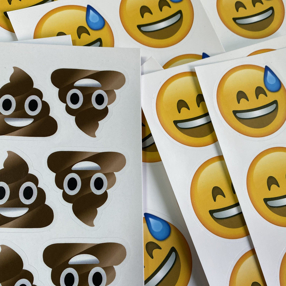 防水覆膜粑粑贴纸4cm便便臭臭表情 搞笑恶搞装饰贴个性