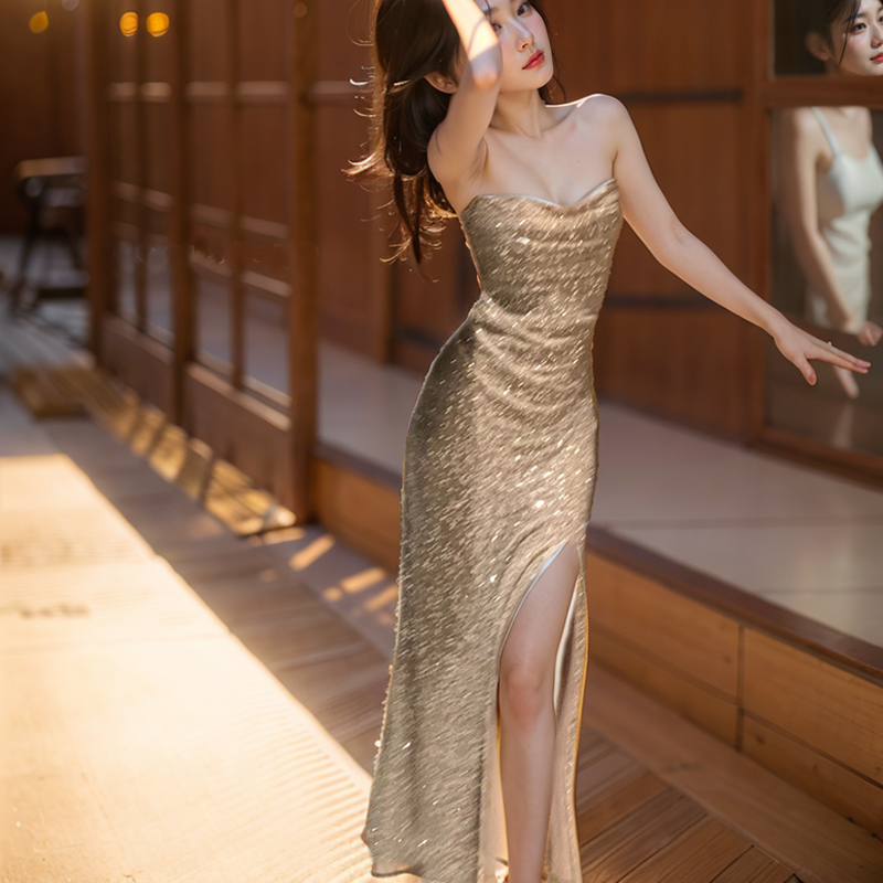 高级感法式高端轻奢银色亮片吊带连衣裙女礼服长裙性感收腰开叉裙