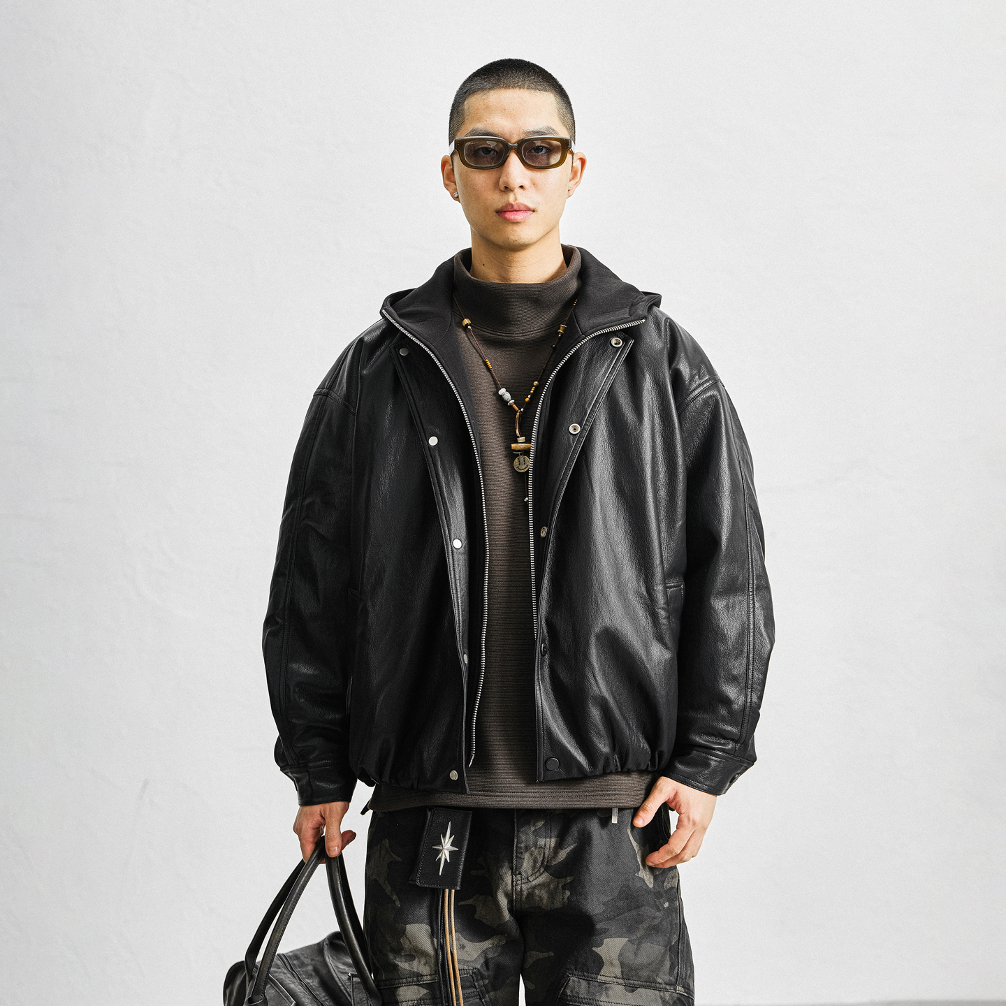 高级感白鸭绒PU皮假两件羽绒服男