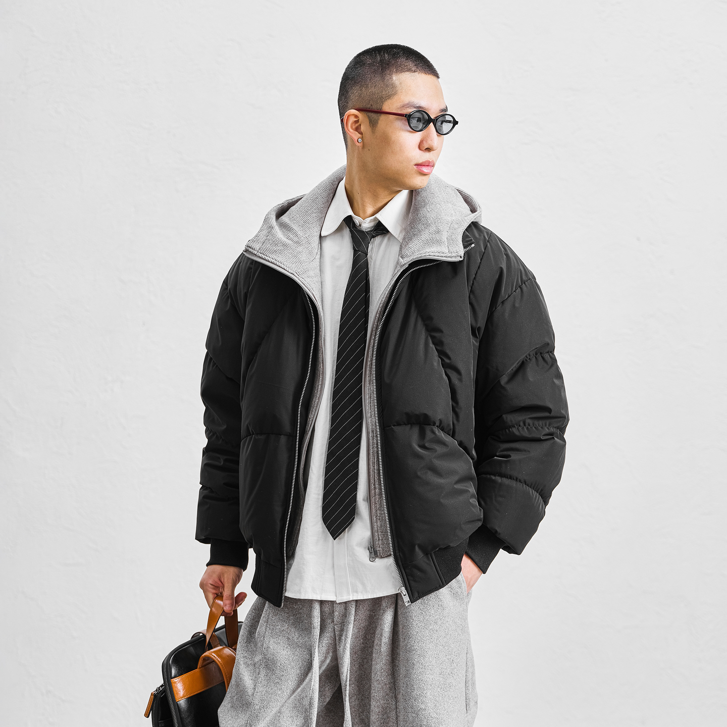 休闲风假两件可拆卸连帽羽绒服男