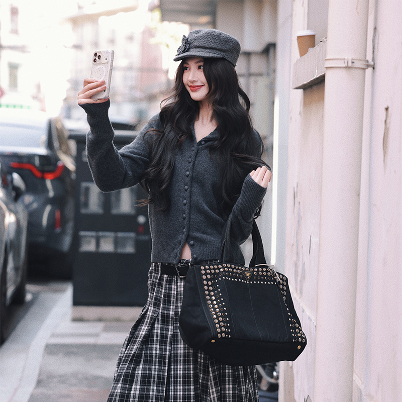 AZure法式通勤小翻领修身毛衣女