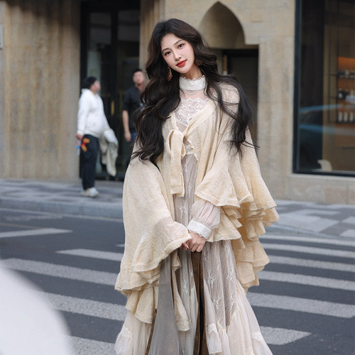 AZure仿马海毛针织斗篷披肩女