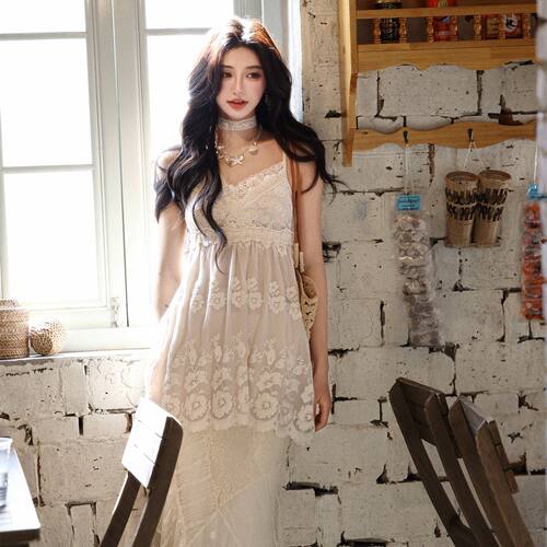 AZure蕾丝吊带裙荷叶鱼尾半身裙